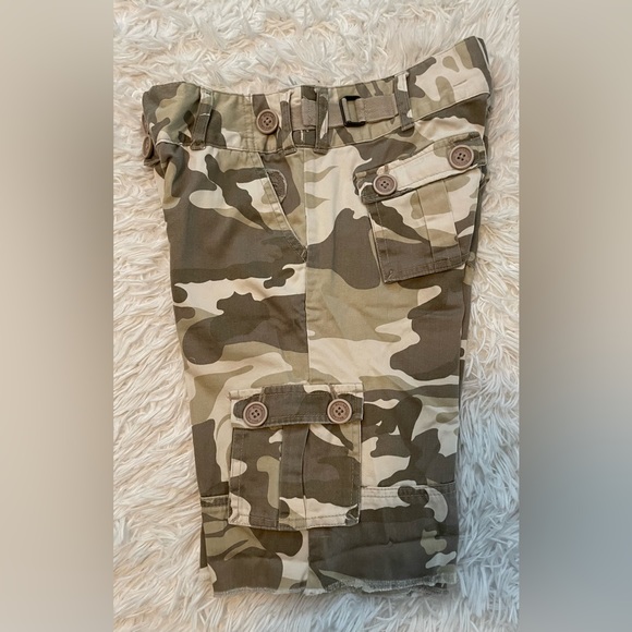 Billabong Camo Bermuda Shorts. Excellent Condition. 100% Cotton. Size S - Picture 1 of 7